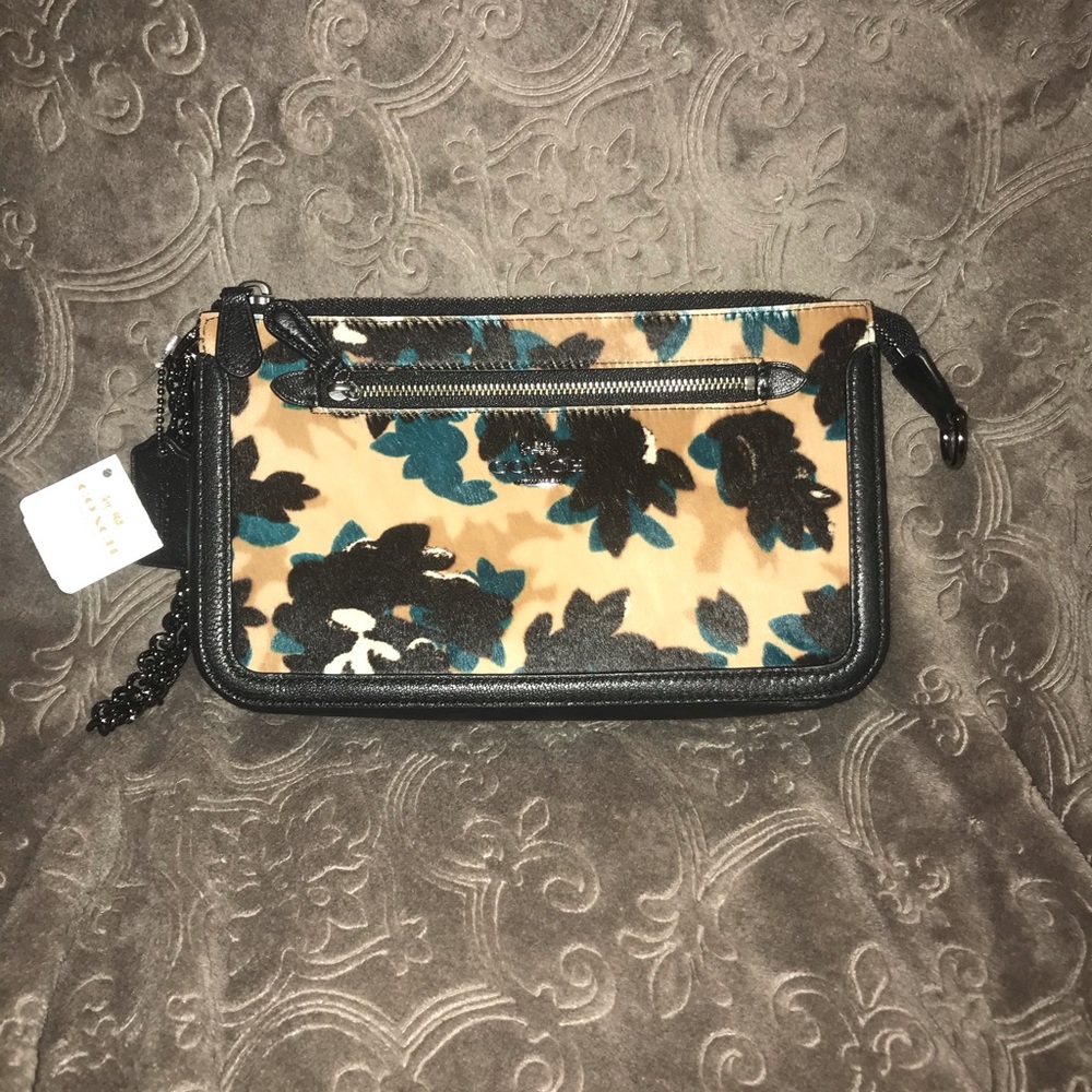 Coach Blk Walnut Leaf Print Nolita Purse Wristlet